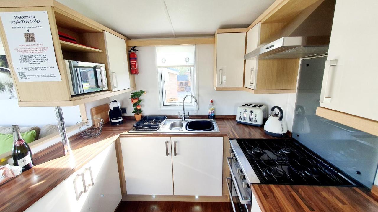 מורפת' Apple Tree Lodge Hot Tub 3 Bedroom 2 Bars מראה חיצוני תמונה